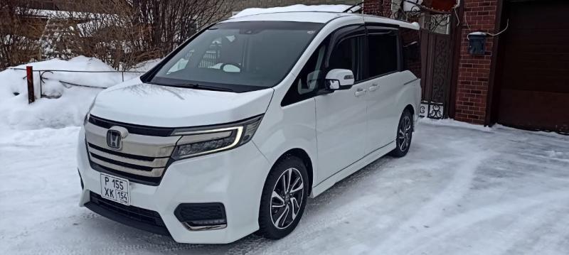 В продаже личный автомобиль Honda Stepwgn 2020
